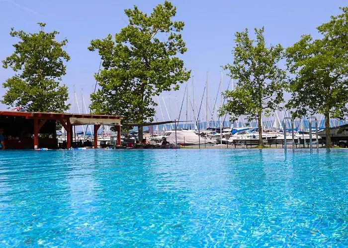 Bl Yacht Club A Iii58 Balatonlelle