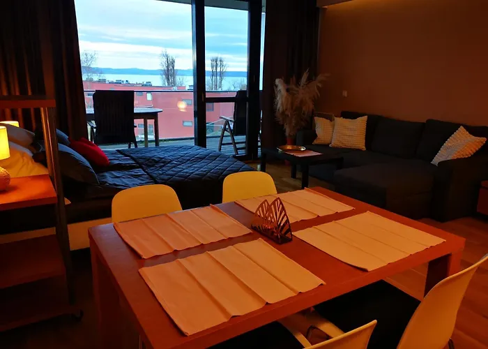 Bl Yacht Club A Iii58 بالاتوليلّي