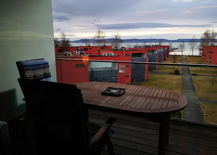 Bl Yacht Club A Iii58 Balatonlelle